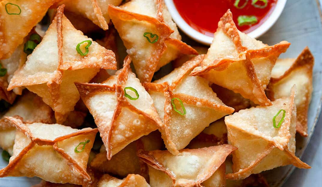 CHICKEN AND CRAB RANGOONS WITH DIPPING SAUCE